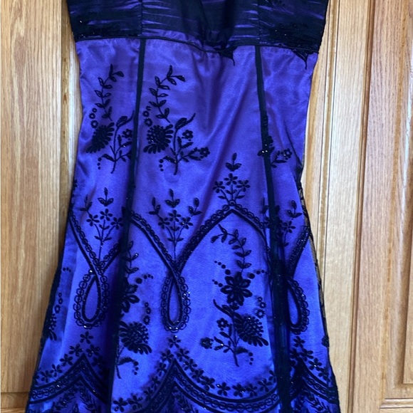 Prom dress - Picture 2 of 4